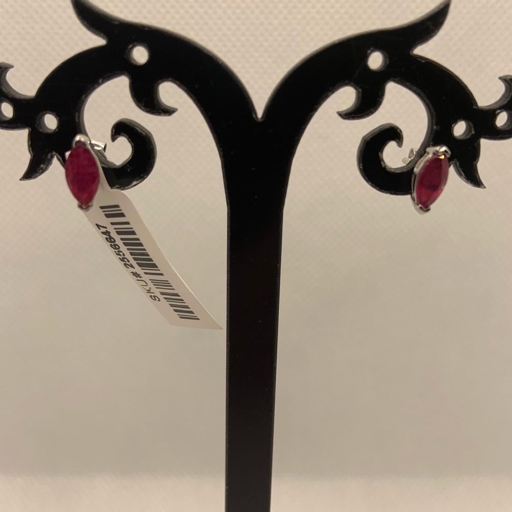 RUBY STUD EARRINGS - Picture 6 of 8